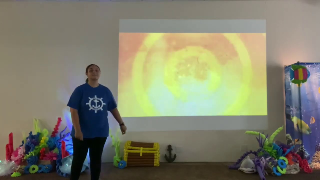 Spinning Around worship motions video - Pastor Dominique demonstrates the motions for Hilsong Kids “Spinning Around”