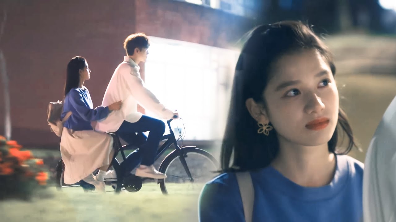 💗Самый популярный мальчик отвез ее в общежитие на велосипеде😳