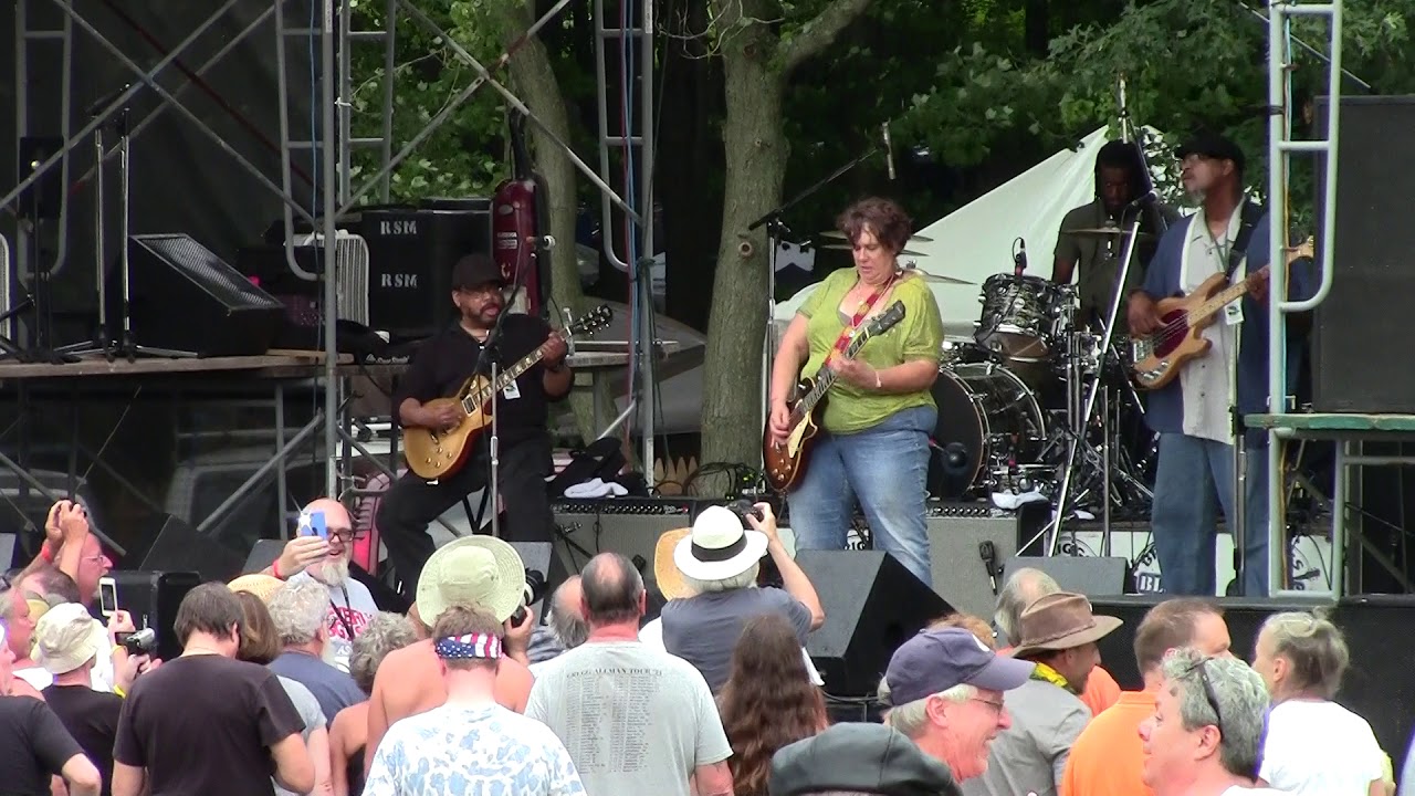 Joanna Connor Briggs Farm Festival 2017