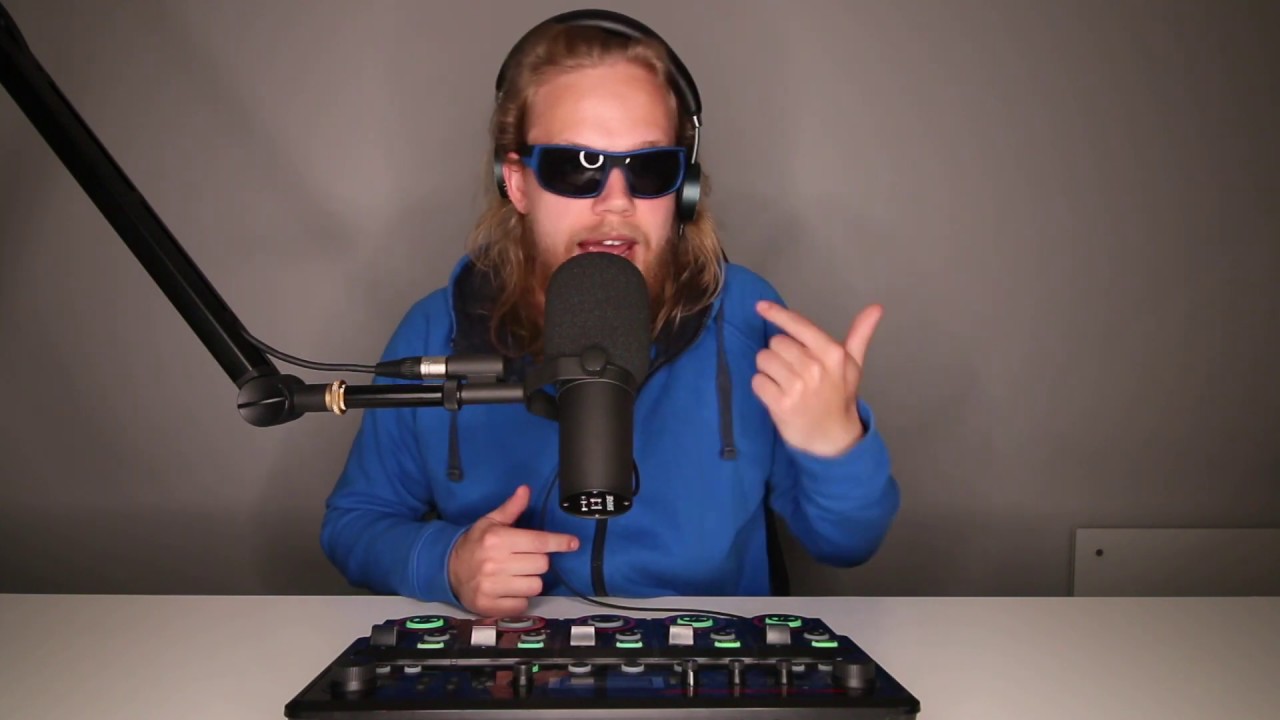 The Blue Beatboxer - The Clever One (Live Looping) - YouTube