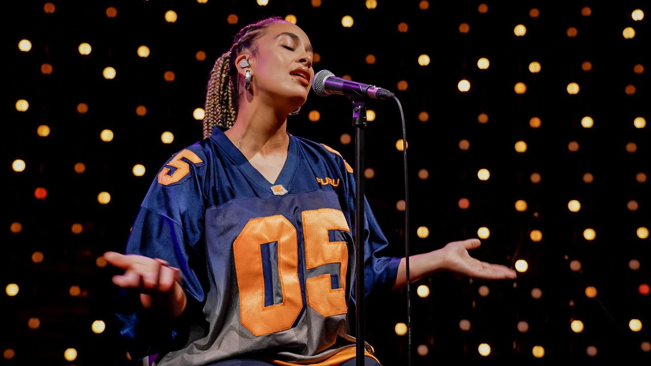 Jorja Smith - The Way I Love You (Live on KEXP)