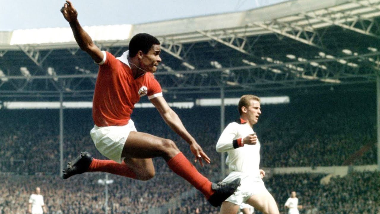 Eusébio – The Black Panther 🇵🇹 | Best Goals & Skills Compilation