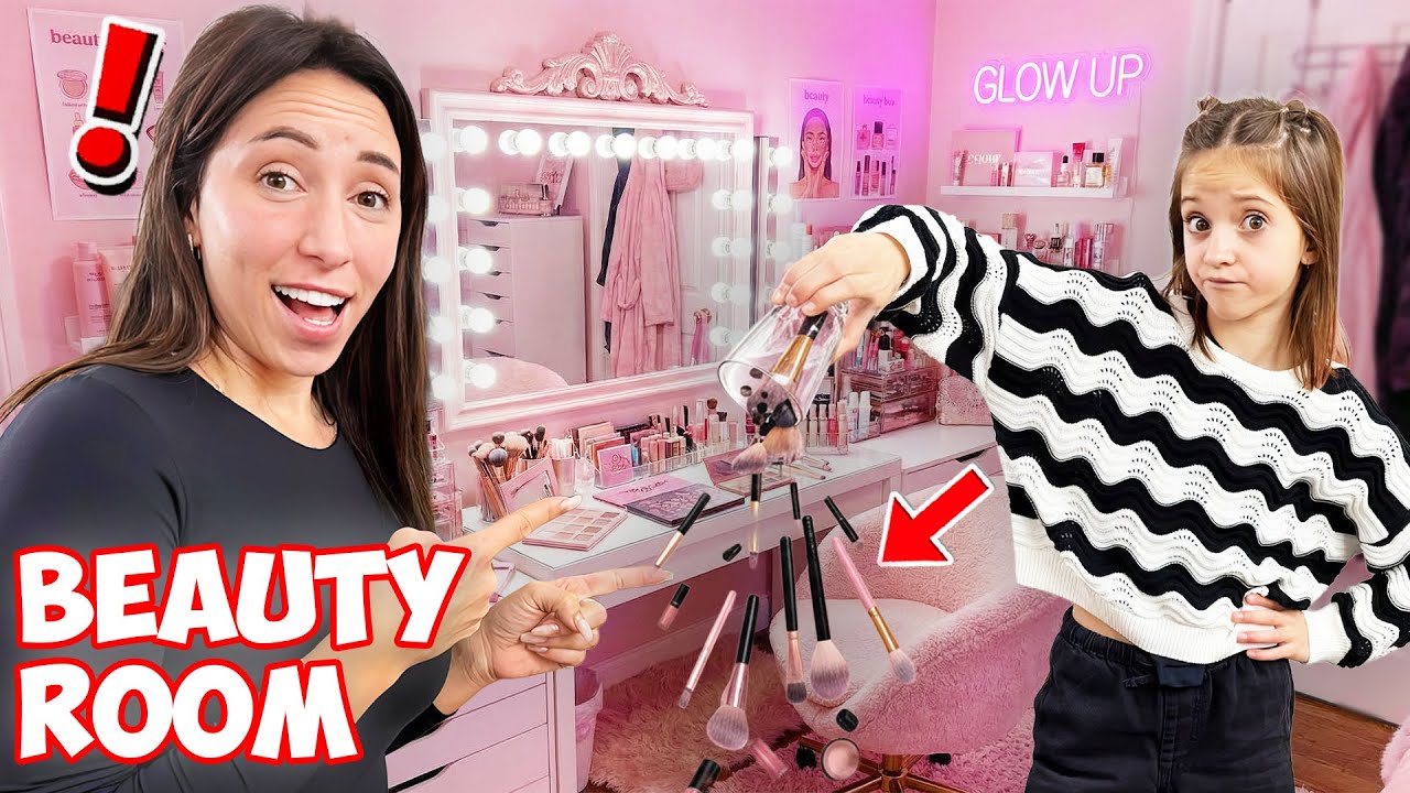 VLOGVI , SISTEMIAMO LA STANZA TRUCCHI DI FIGLIACHIARA E L'ALLESTIAMO PER NATALE...