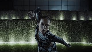 Смотреть клип Tiësto - 10:35 (Feat. Tate Mcrae) (Official Music Video)
