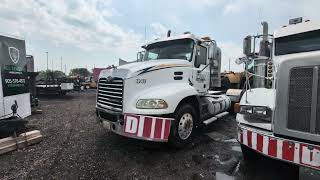 2010 MACK CXU613 DAY CAB SEMI-TRACTOR