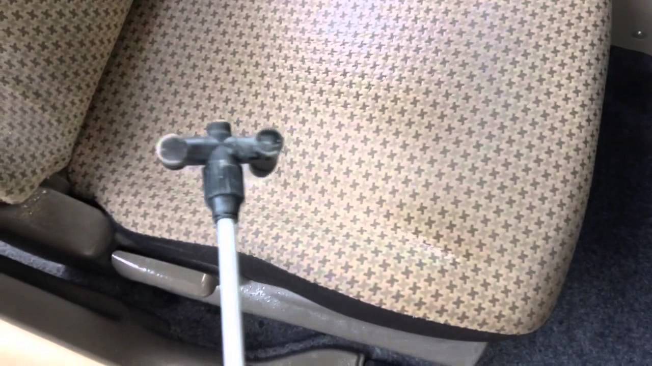シートに付着した血液をシミ抜きクリーニングで除去 ダイ ケンオートサービス 佐賀市の自動車修理 補修屋