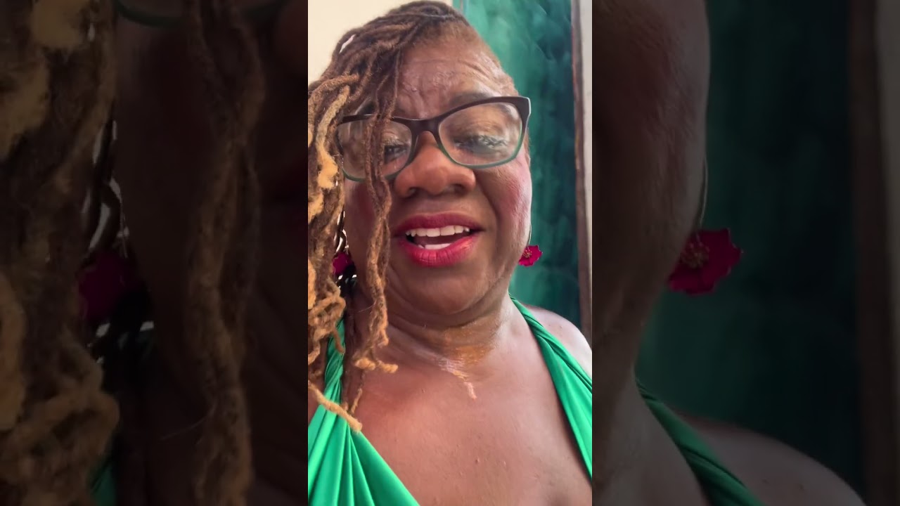 Behind the scenes of a Flying Dress Experience 