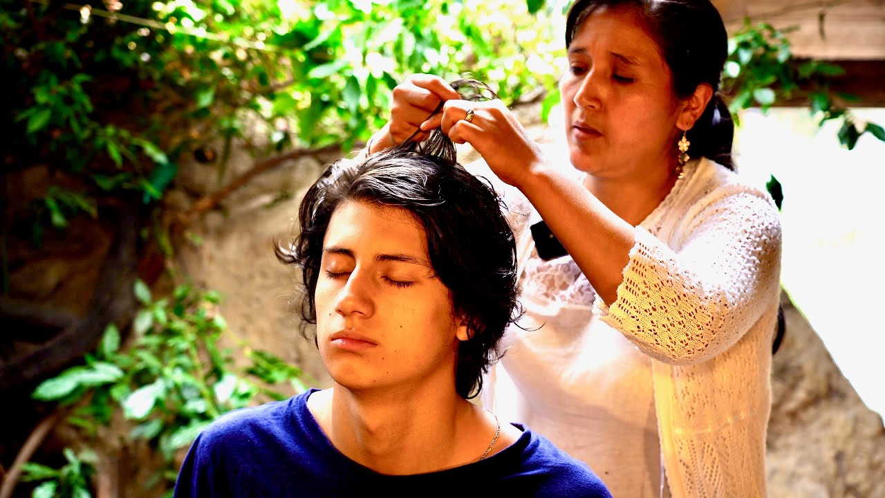 Relaxing ASMR massage & spiritual cleansing with soft sounds by Doña Esperanza