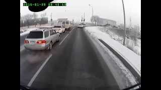 Алматы. Перестроения без поворотников 20150129 0849
