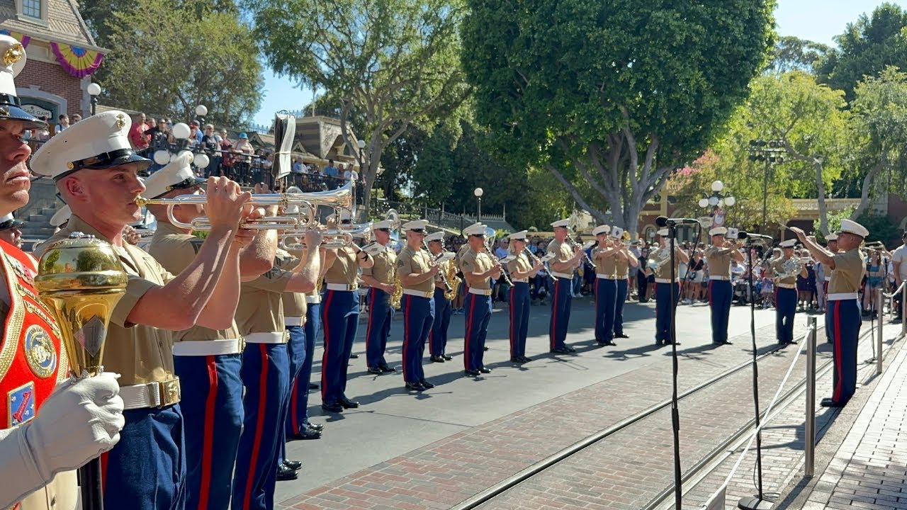 4th of July Patriotic Flag Retreat w: 1st Marine Division Band | Disneyland Resort 2025 4K