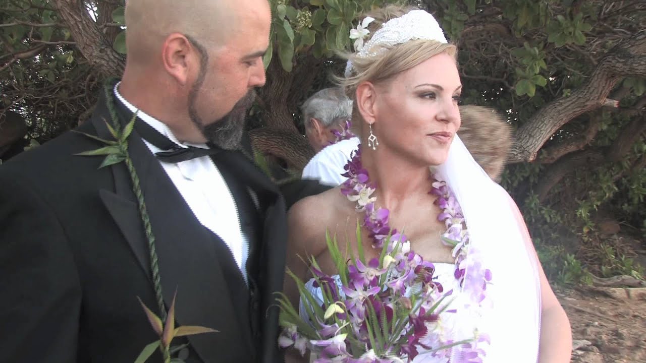 Susan and Tom's Kauai beach wedding