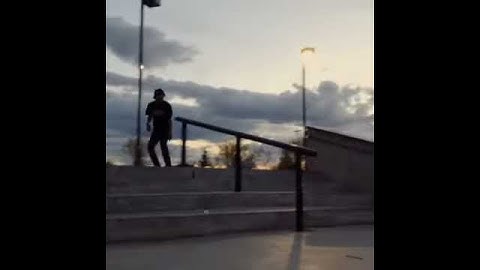 Nose slide hubba