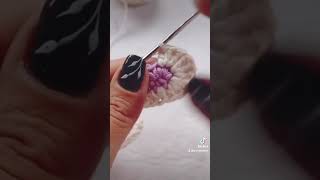 Colitas Orejas de Conejos 🐰 Sencillas y poco material paso a paso aquí  💜 #conejos #crochet