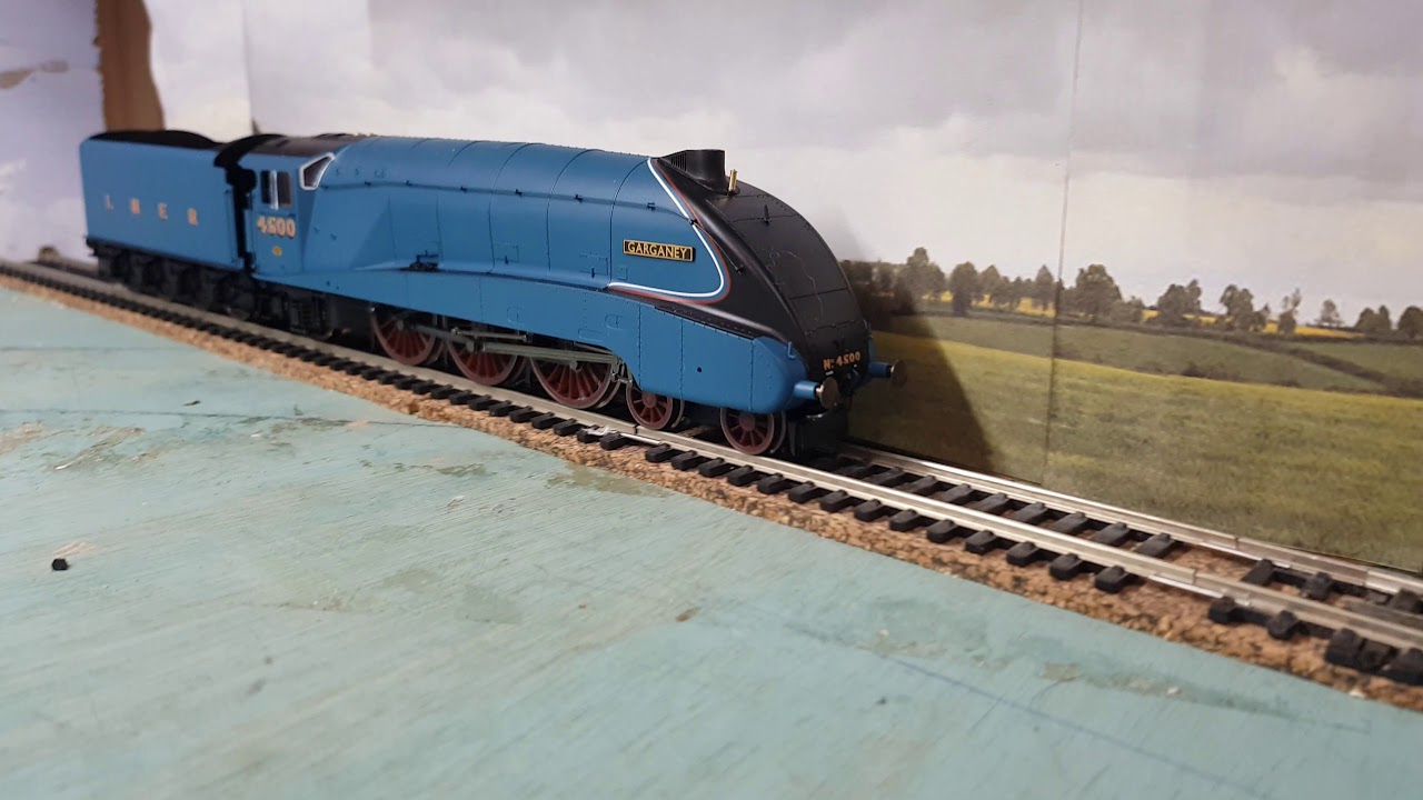 NEW Hornby R3402 LNER “Queen of Scots” YouTube