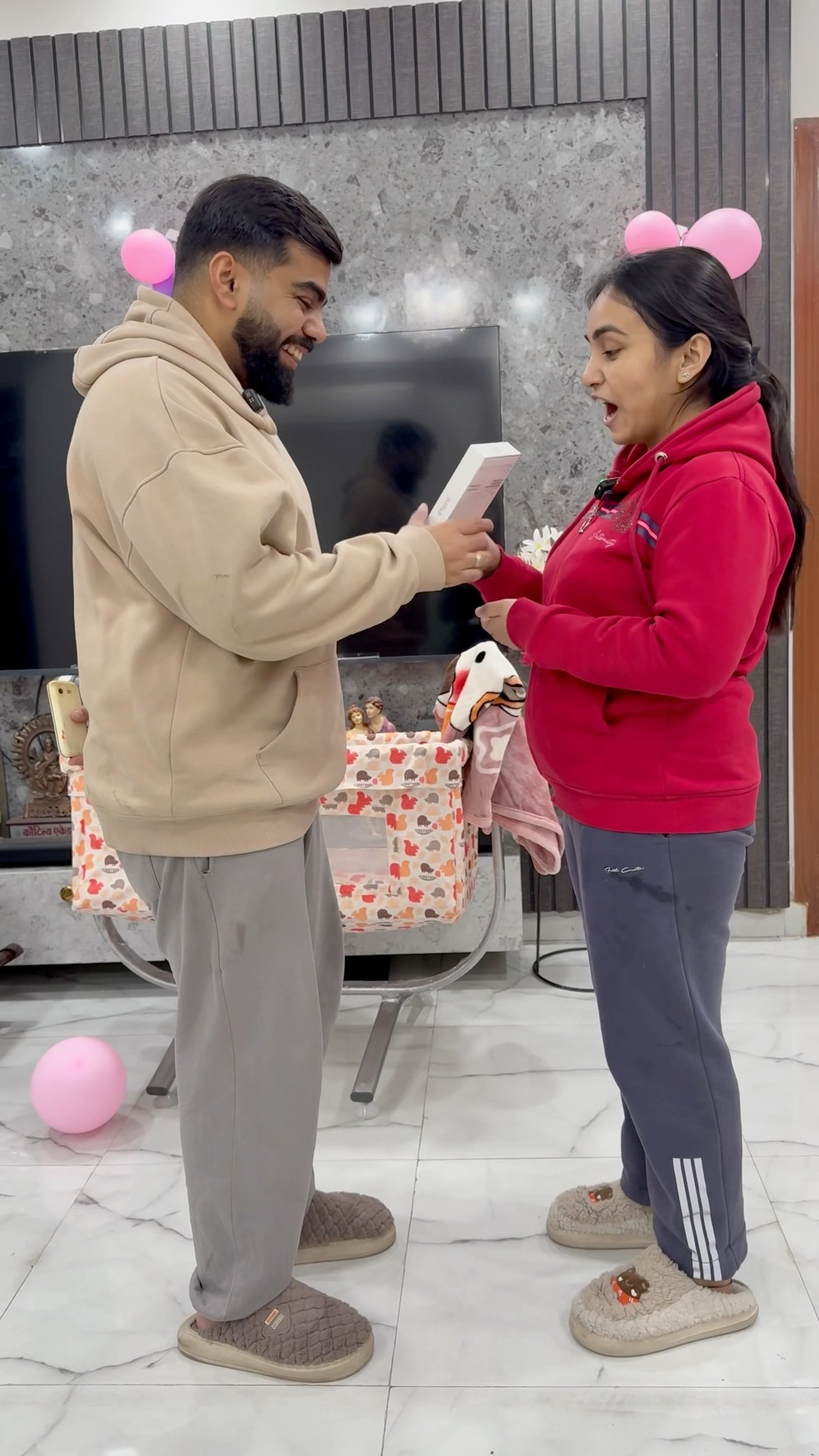 Pyaar say di hui cheez ki koi value nahi hoti #shorts #youtubeshorts #gauravaroravlogs
