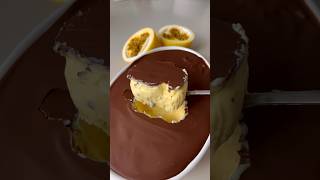 Essa Sobremesa Acaba Em 10 Minutos Aqui Em Casa Bombom De Maracujá Na Travessa