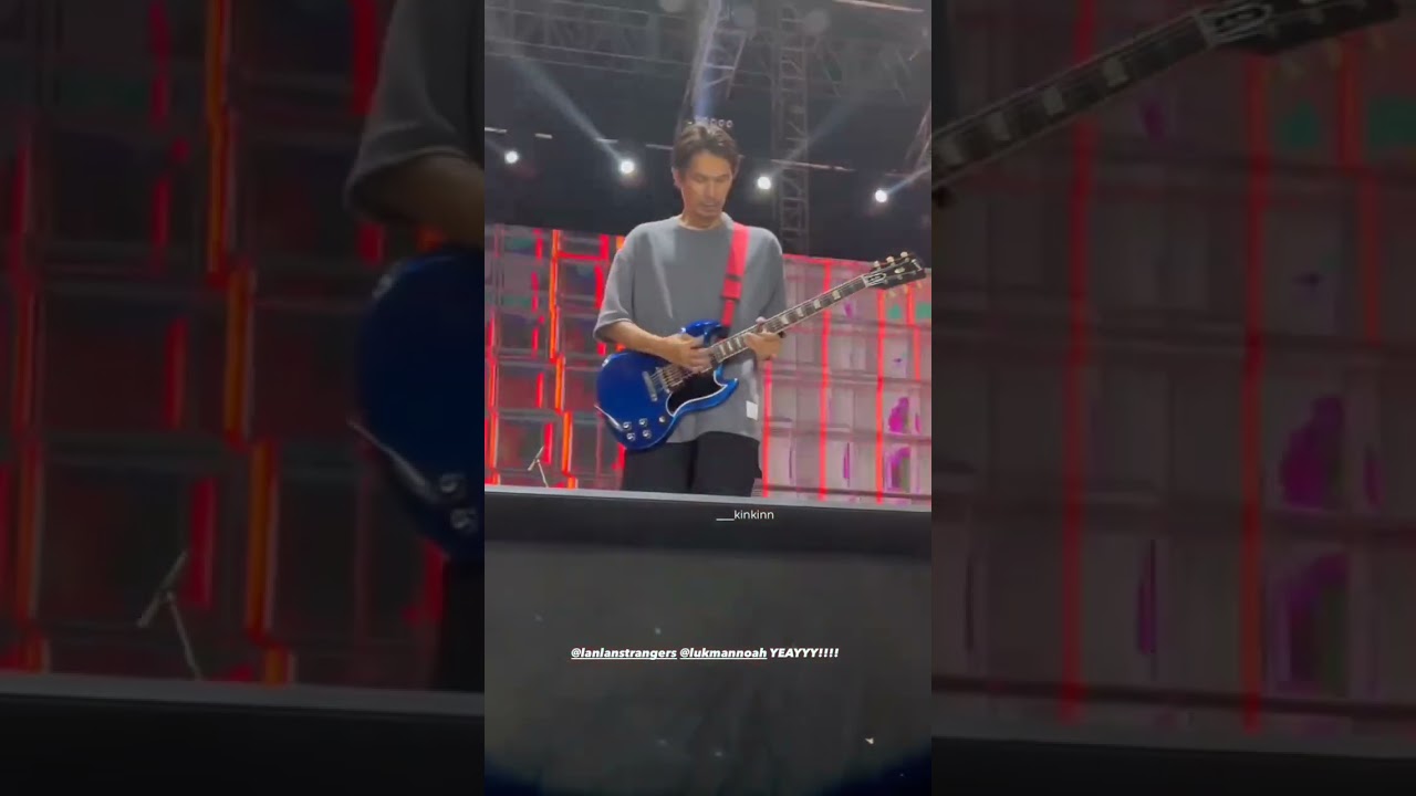 Skill Bass Lanlan dan gitar Lukman diatas panggung konser 