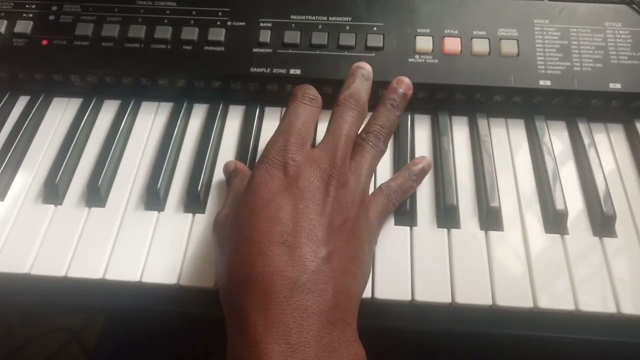 Ametenda Mema simple moves on piano keyboard