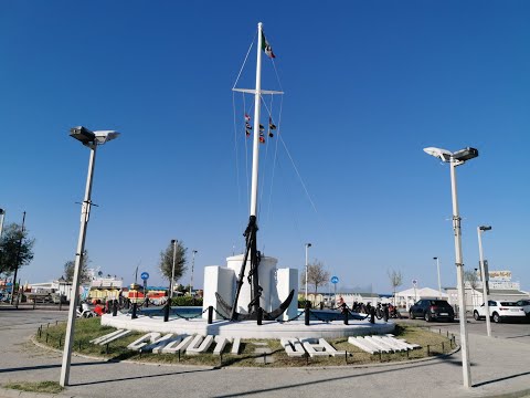 Riccione, Monumento ai caduti del mare