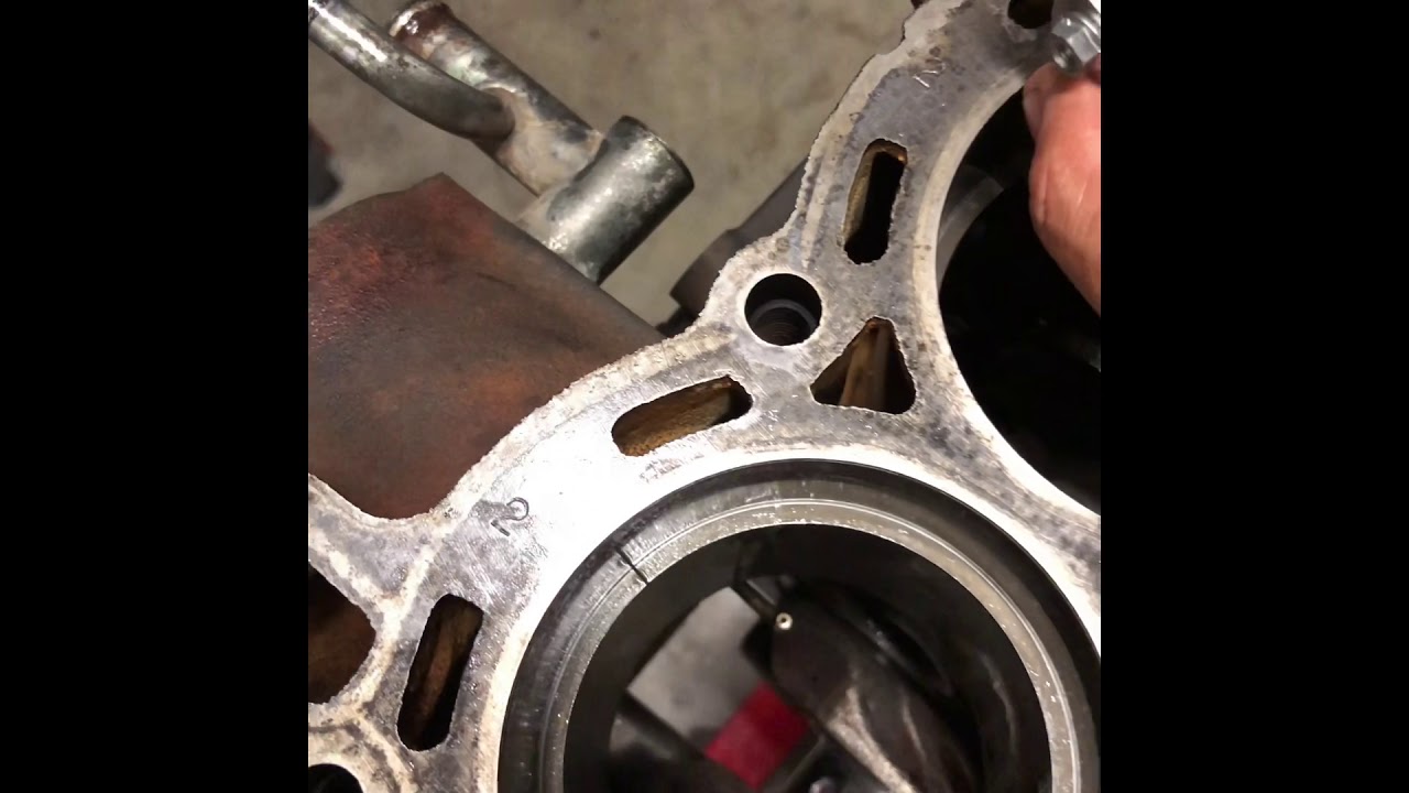 Rb25det rebuild installing pistons YouTube