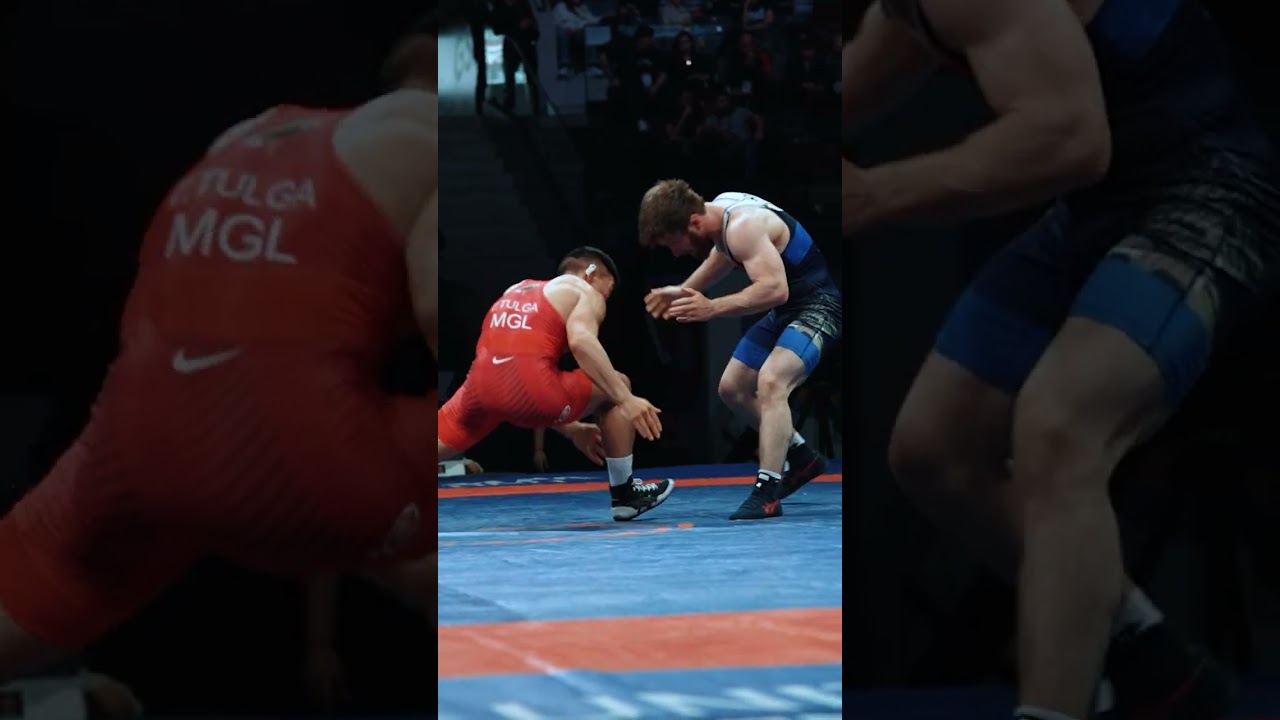 Борцы сталкиваются головами! 