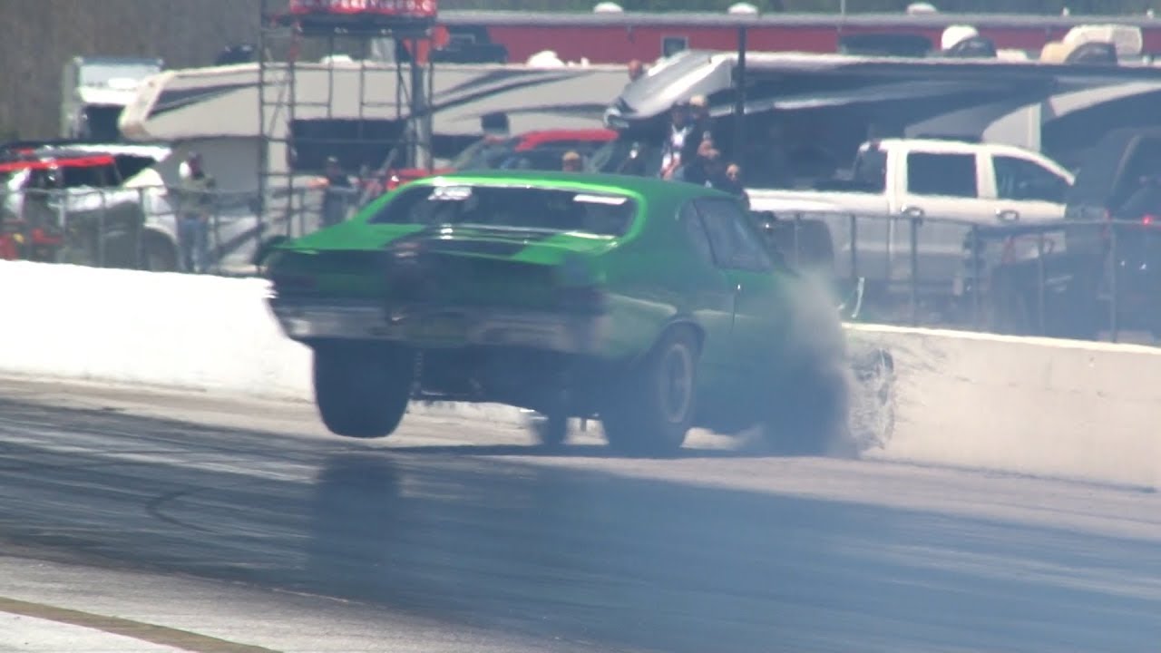drag racing crashes 2018 CRASH: Beautiful Chevelle Stuffed the Wall at OSCR 5!
