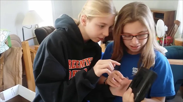 Kids Try to Figure Out a Walkman