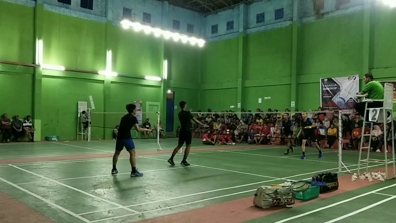 Pertandingan paling seru full smash Final badminton Surivan zega ...
