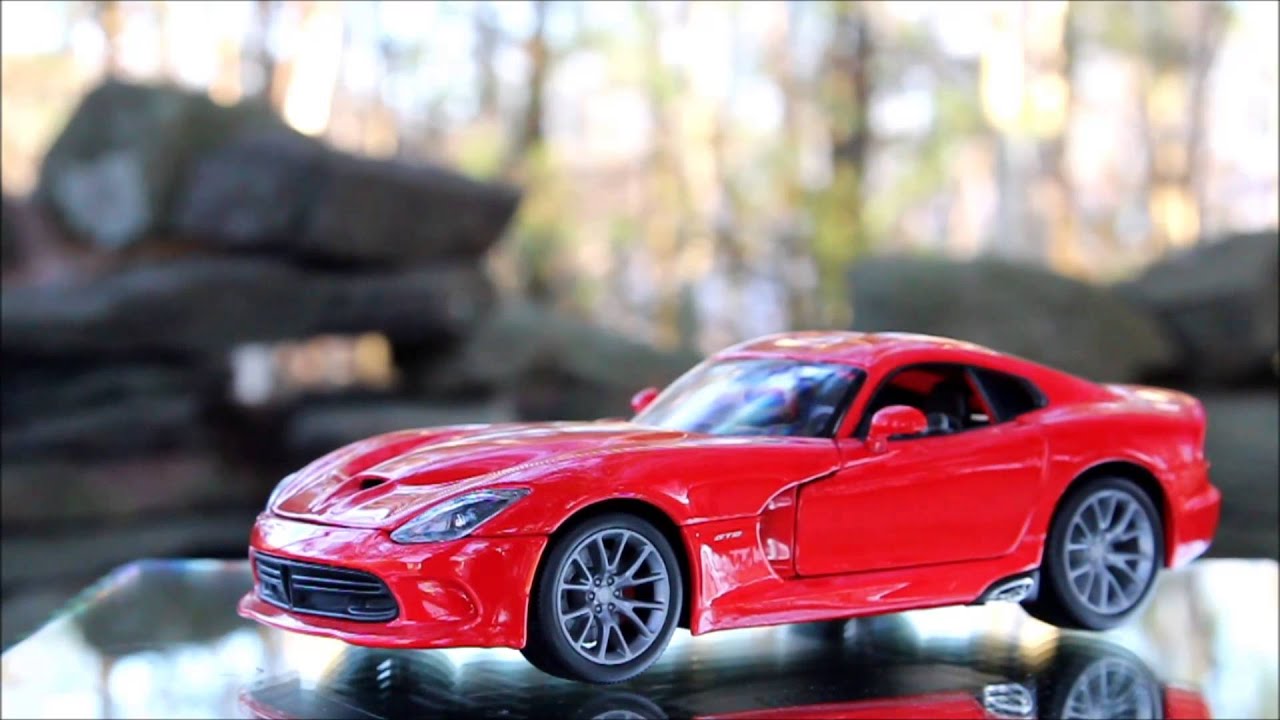 1/18 SRT Viper by Maisto