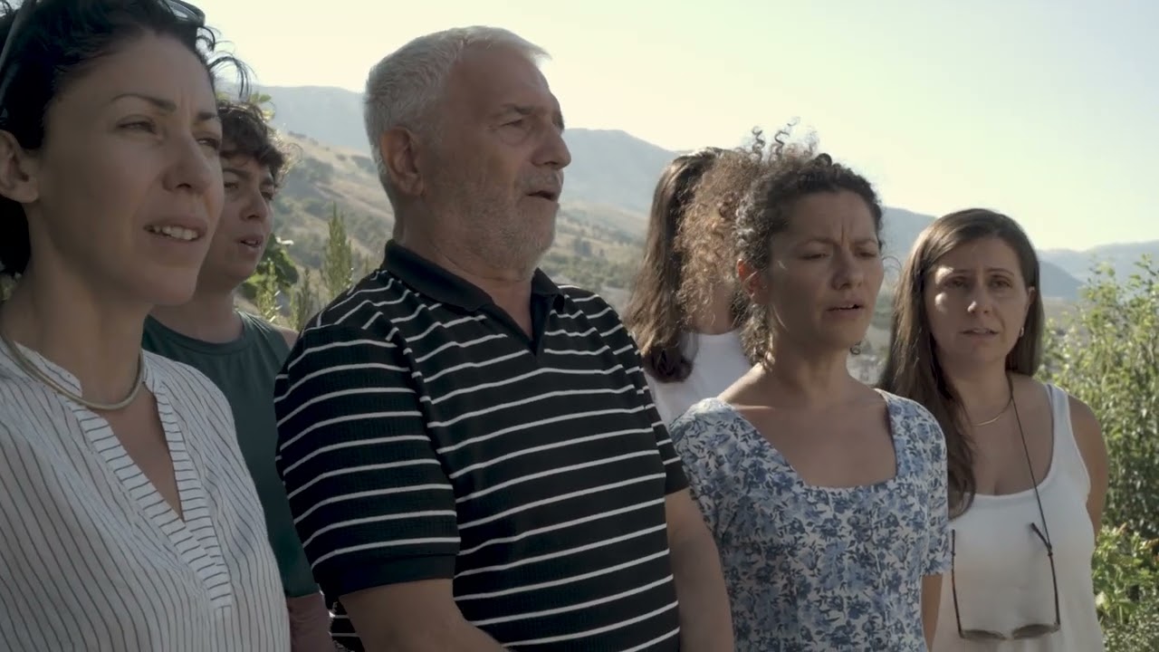 Kur mirrje ujë në krua - Artemis Iso & Roland Çenko