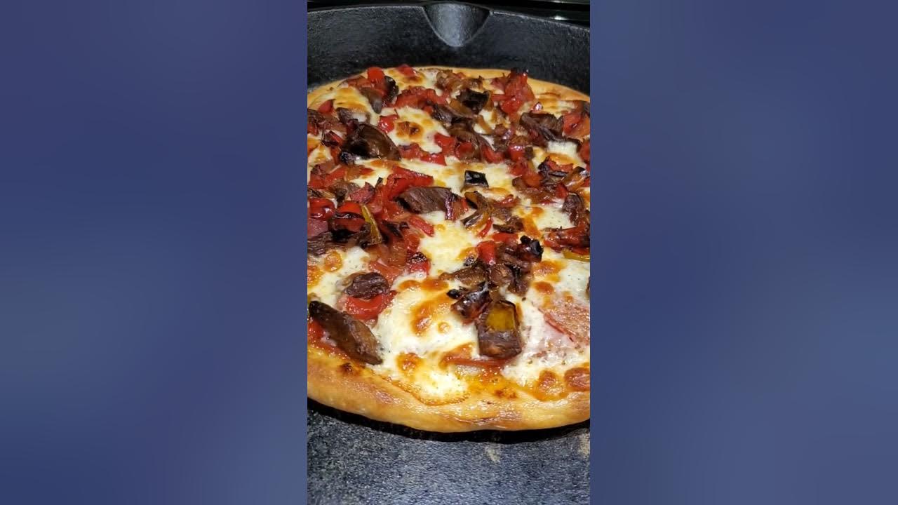 Lodge pizza stone…look at that bottom crust!!! : r/castiron