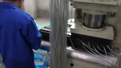 C type double sliding vertical plastic injection machine for making plug