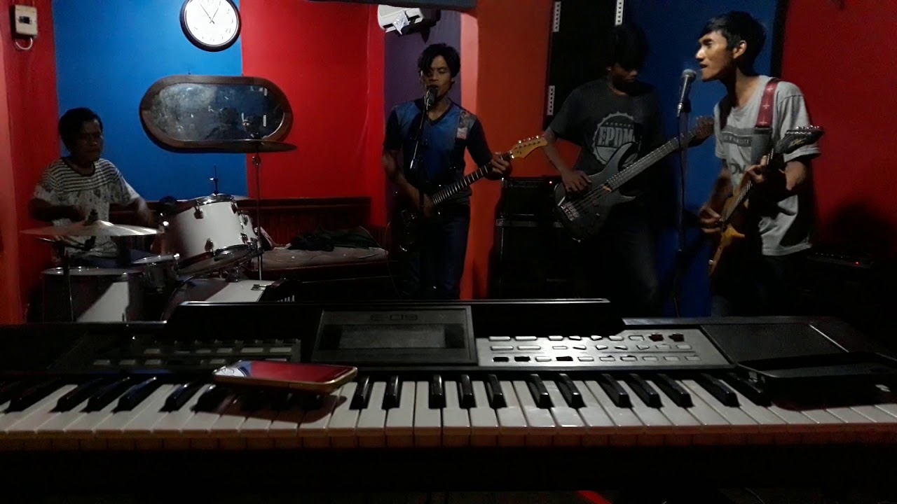 D'Garis Band Cover Pelangi ( Boomerang ) - YouTube