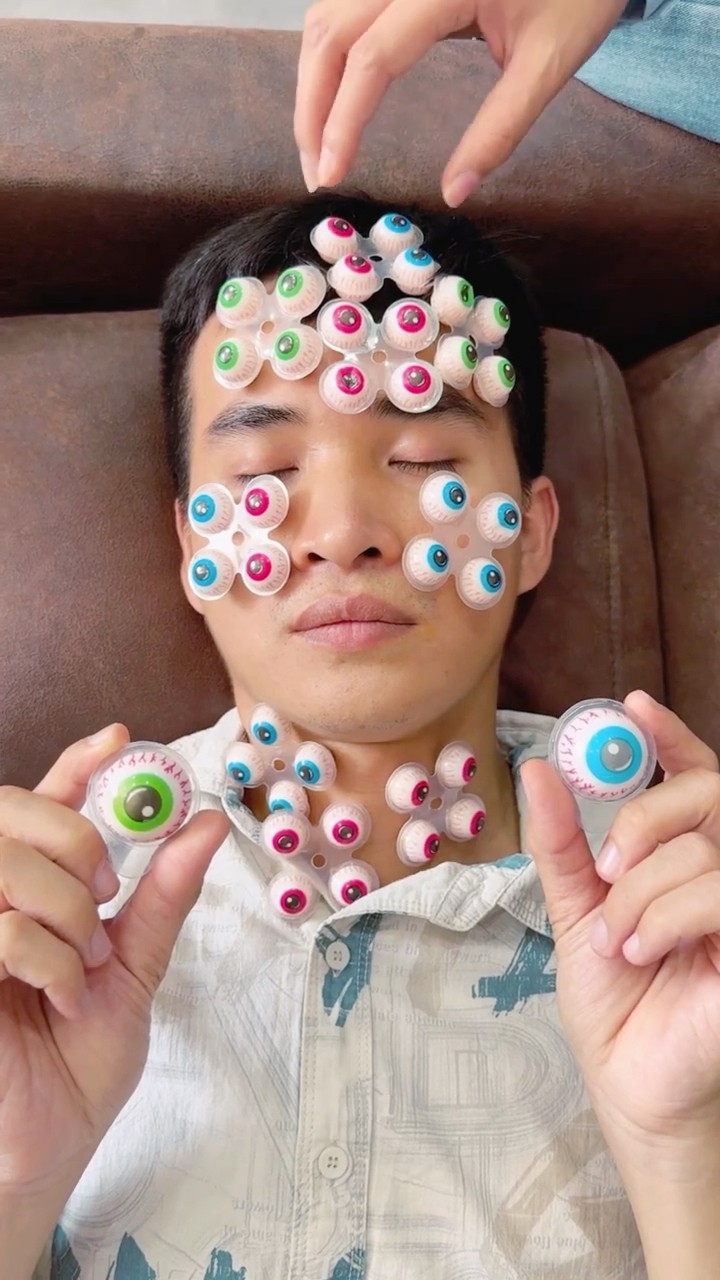 Su Hao comedy: Mask with eye candy ?️