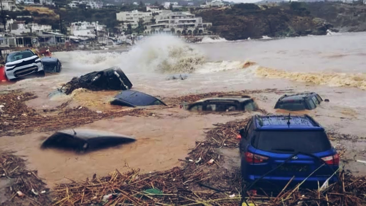 Extreme weather hits Australia!! Historic floods paralyze Lorne, Victoria