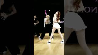 Blackpink Rosé dance fit with shape of you song ❤️😍#blackpink #rose #rosé #chaeyoung #shapeofyou