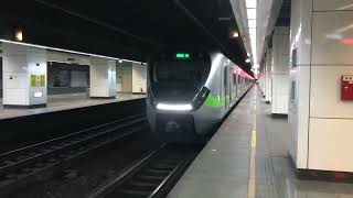 莒光三原色!!!!!!!!台鐵6013次鳴日號+1B次環島列車(雙E+4貓+3莒)松山站通過(老蕭親自拍攝)