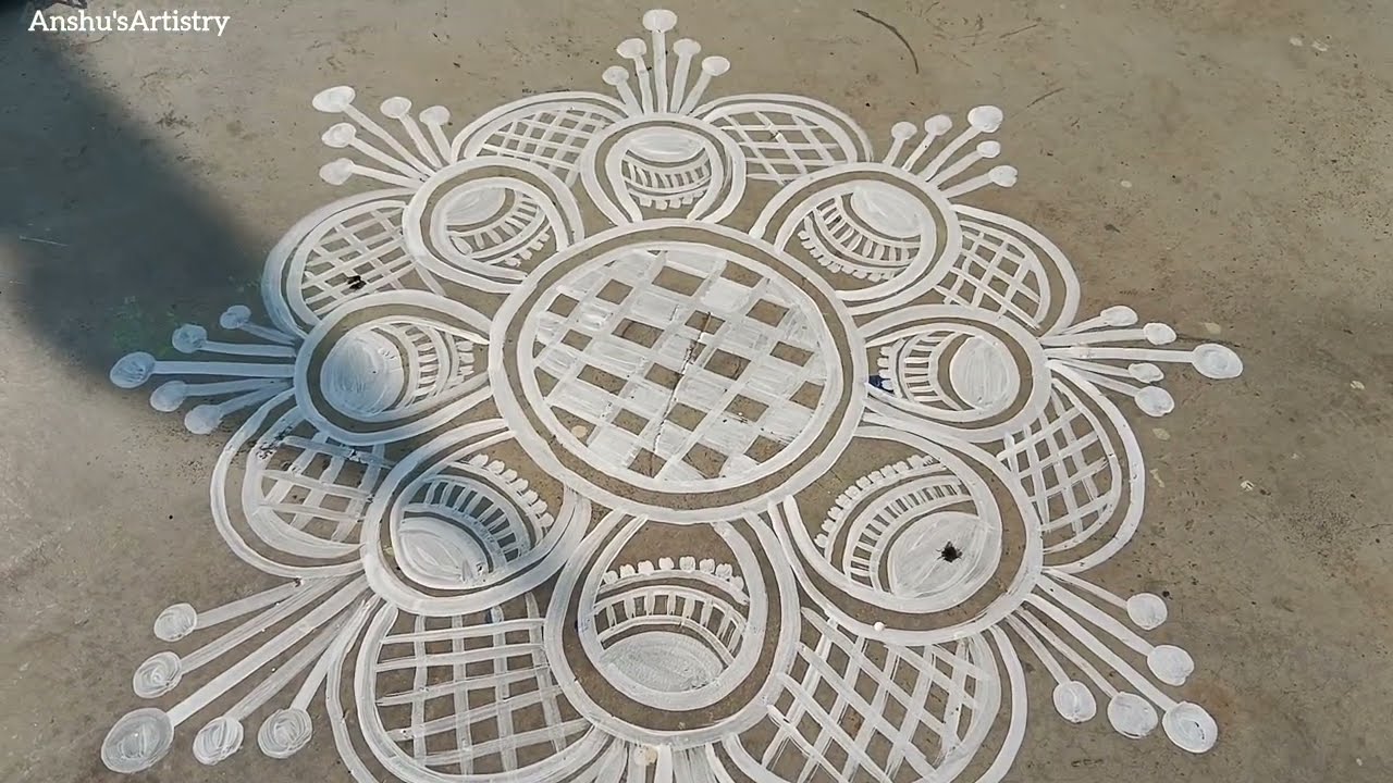 Beautiful Round Alpona Design//Easy Manabasa Gurubar Flower Jhotichita Design//