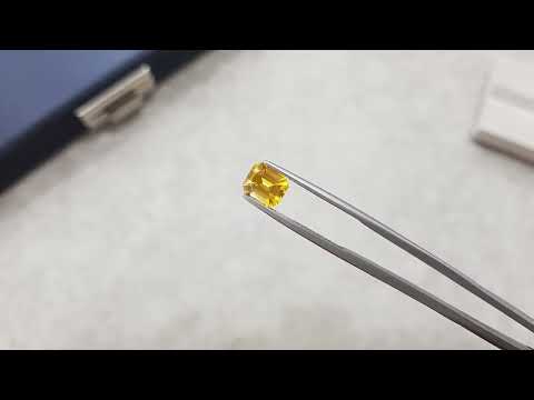 Yellow sapphire, 2.02 carats, Sri Lanka Video  № 2