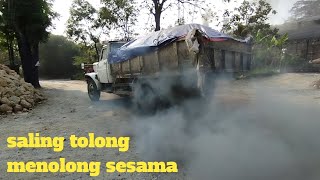 Mobil buaya mengeluarkan asap putih tebal😱