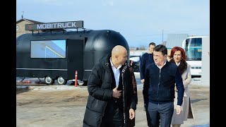 Губернатор МО Андрей Воробьев посетил производство фудтраков и домов на колесах Мобитрак.