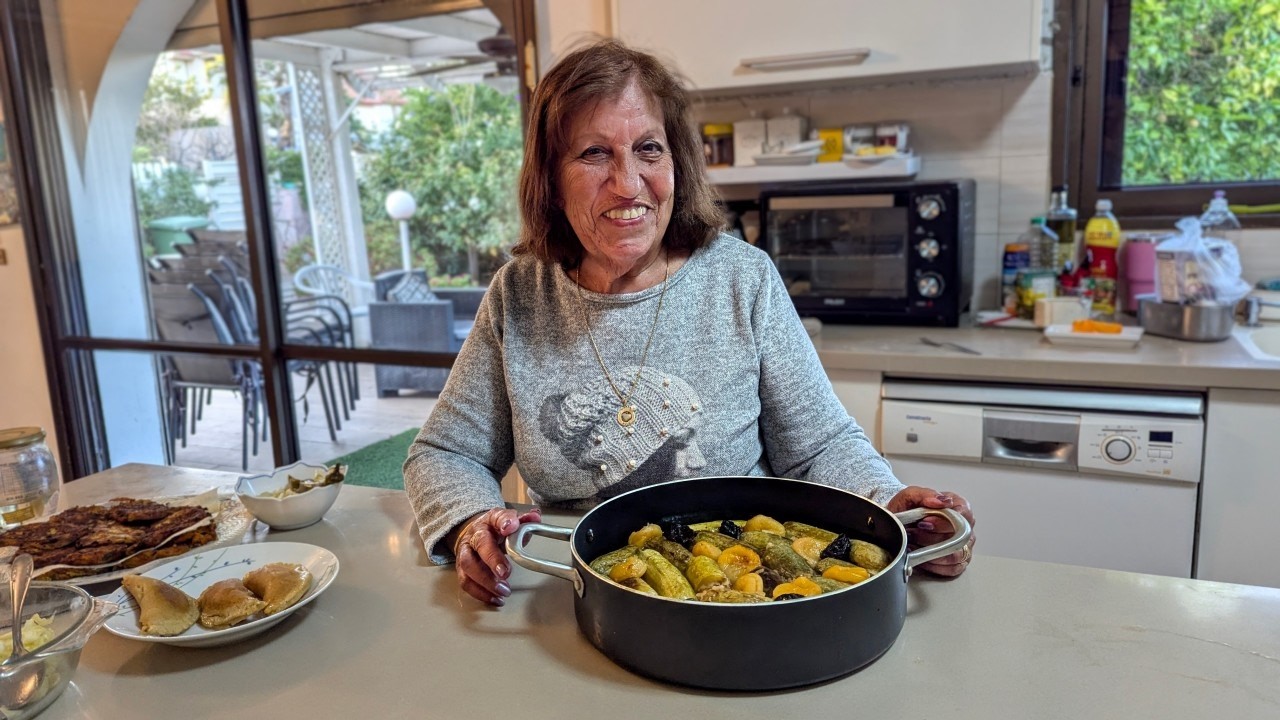 קישואים ממולאים עם משמשים (כשר לפסח) - רחל כתב