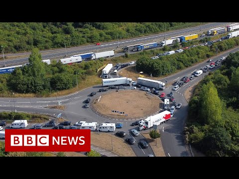 Eurotunnel travellers facing third day of delays - BBC News