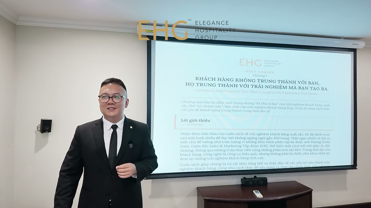 ĐỪNG TRUNG BÌNH, TẬP TRUNG VÀO KHÁCH HÀNG HAY ĐỐI THỦ