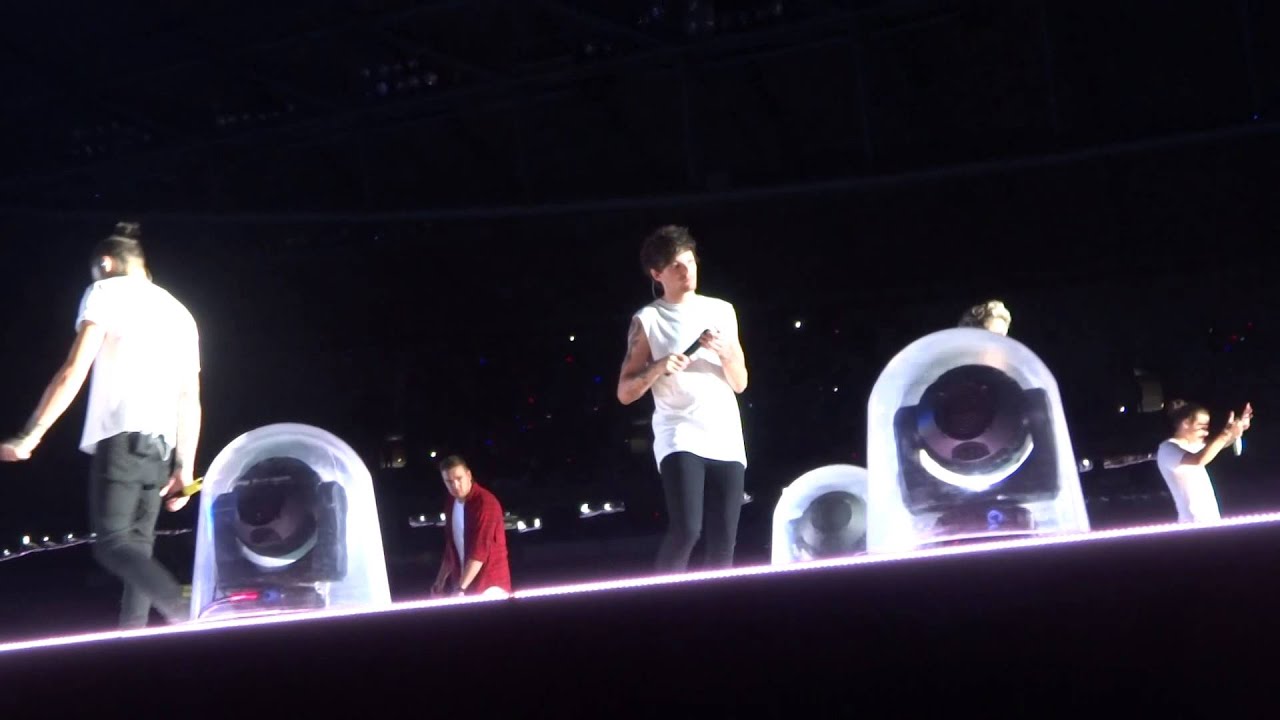 Little Black Dress & Valentine's Day project HD - One Direction OTRA Melbourne (14th February 2015)