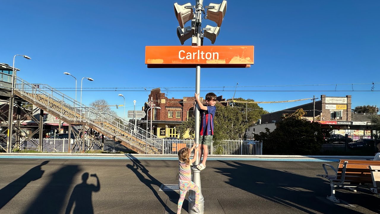 Carlton Train Station 🚂