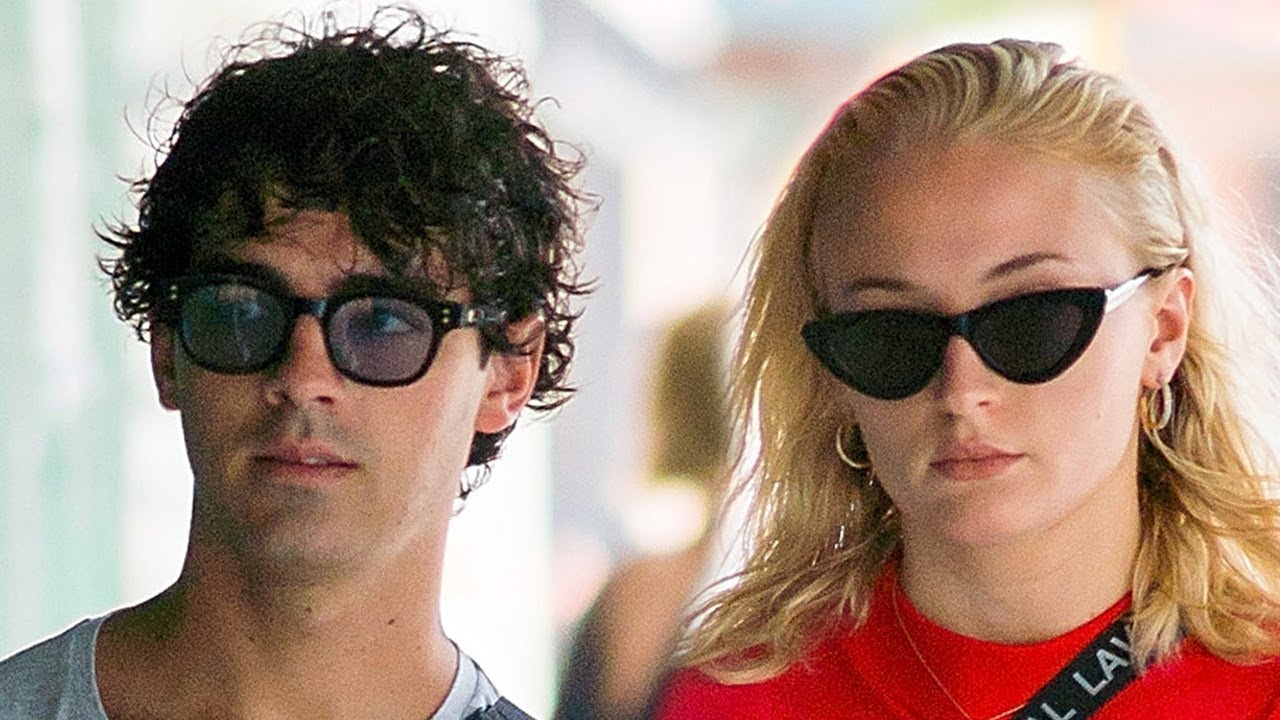 Sophie Turner on Why She Cried Publicly With Joe Jonas - Sophie on