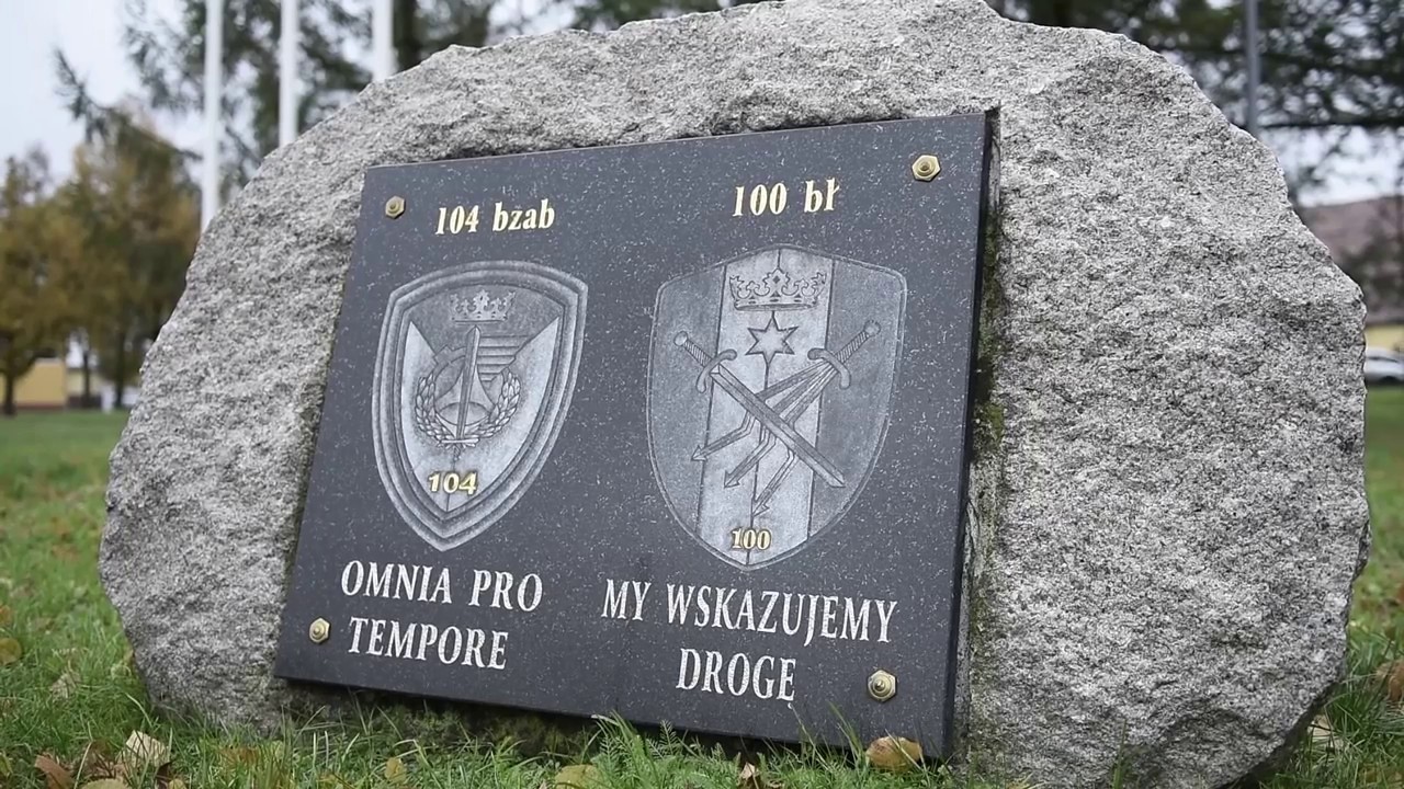 My wskazujemy drogę  - 100 batalion łączności