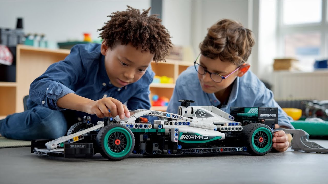 LEGOLAND S BIGGEST F1 RACER YET 42171 PIECES YouTube LEGOLAND S BIGGEST F1 RACER YET 42171 PIECES YouTube