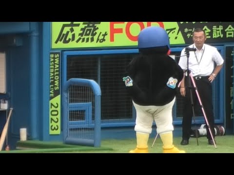 つば九郎、カメラに何やらフリップ芸 2023/7/1